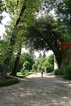 Castello Di Uviglie 펜션 *