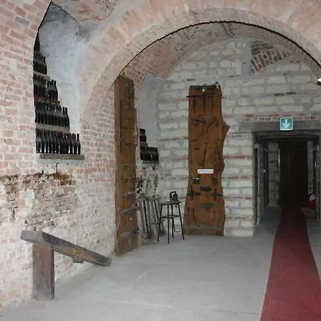 Castello Di Uviglie 펜션 로시냐노몬페라토