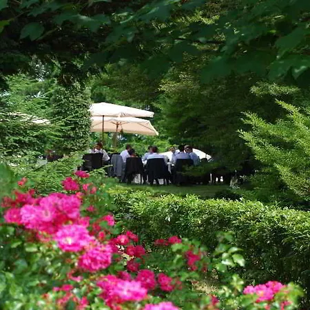 Castello Di Uviglie * 로시냐노몬페라토