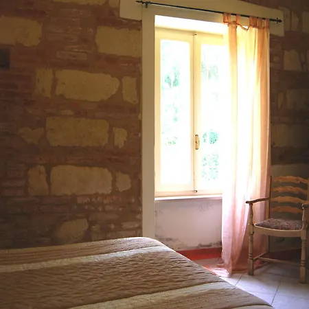 Castello Di Uviglie 로시냐노몬페라토