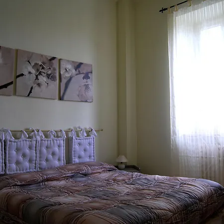 Castello Di Uviglie 로시냐노몬페라토