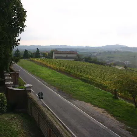 펜션 Castello Di Uviglie *